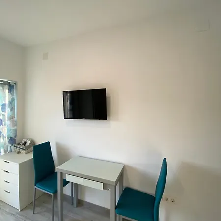 Estudio Terraza Soleada Wifi Cerca Del Aeropuerto * Torremolinos